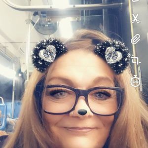 Meet your Posher, Pamela